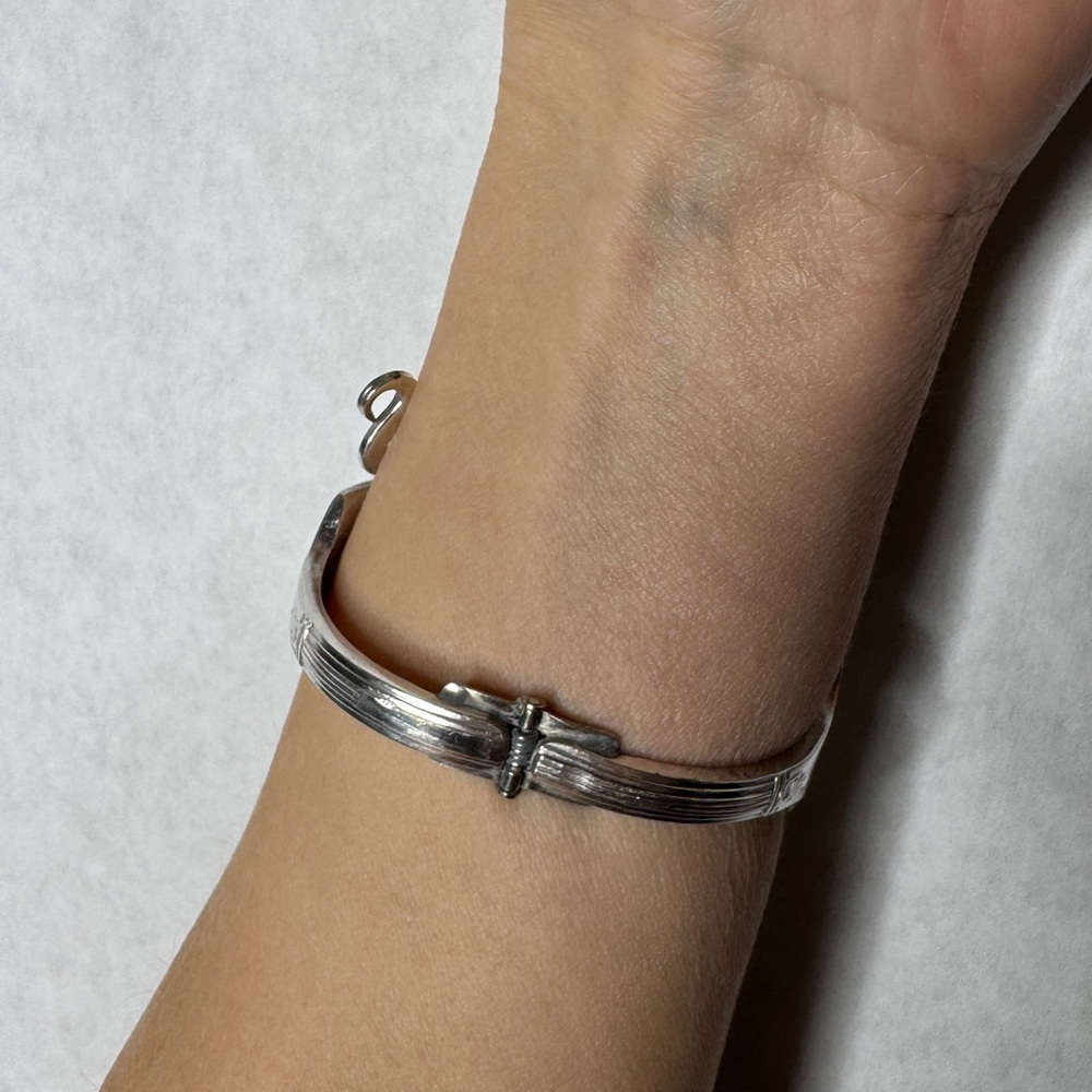 Silver Curled & Twisted Double Fork Hinged Bangle Bracelet - Picture 9 of 9